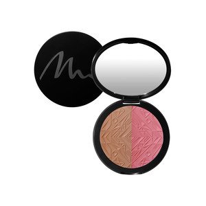 Spojení bronzeru a tvářenky! Marionnaud Dual Sun Radiance Powder and blush 351 Kč. Seženete v síti parfumerií Marionnaud nebo na eshopu.