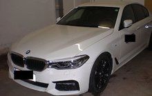 V kradených luxusních autech ujížděli policii: Teenagery v BMW zastavili popeláři!
