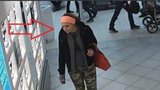 VIDEO: Jednou jí to nestačilo! Zlodějka brýlí dál řádí v Praze, policisté ji hledají