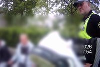 Chmaták ukradl drahé boty na míru: Po dopadení hořekoval, že je jen v ponožkách