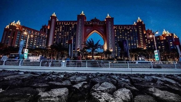 Pětihvězdičkový hotel Atlantis s nádherným výhledem na Arabský záliv je situován na dubajském ostrově Palm Jumeirah.