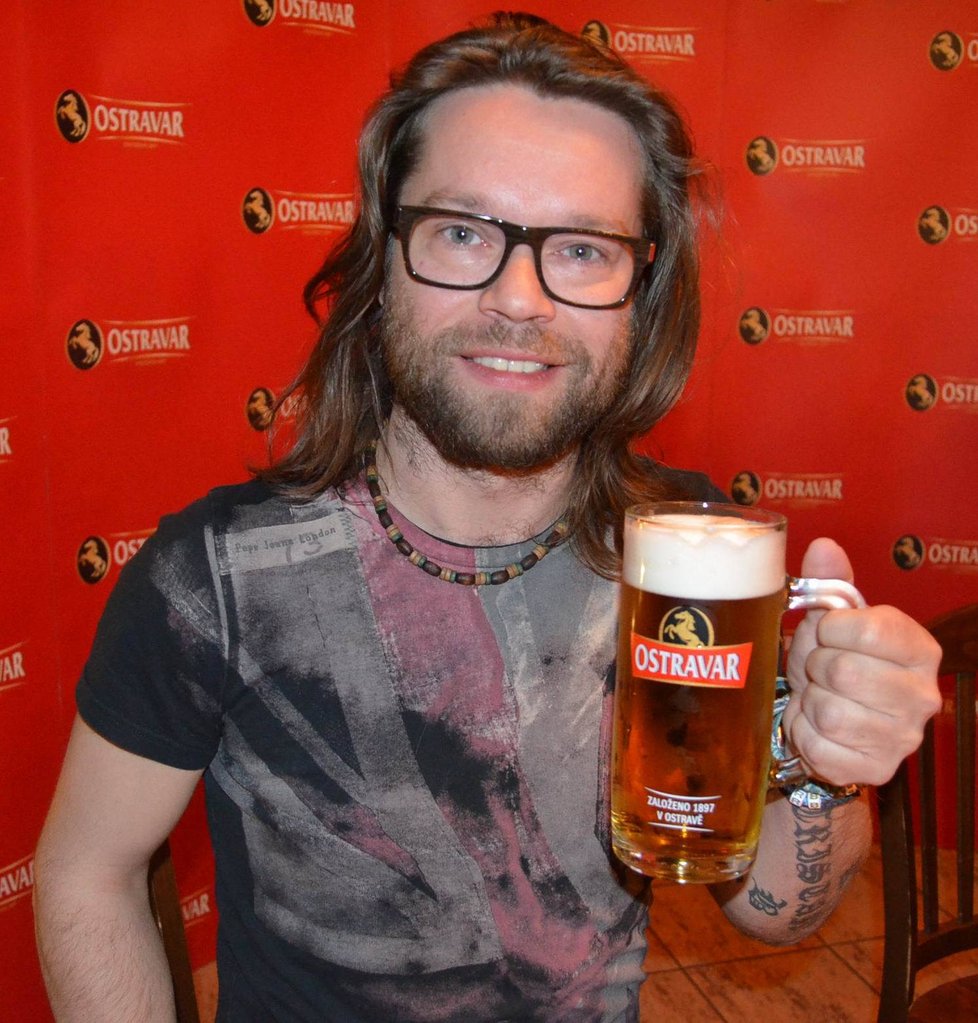 Richard Krajčo má v Praze handicap, chybí mu tam jeho oblíbený pivní mok Ostravar.