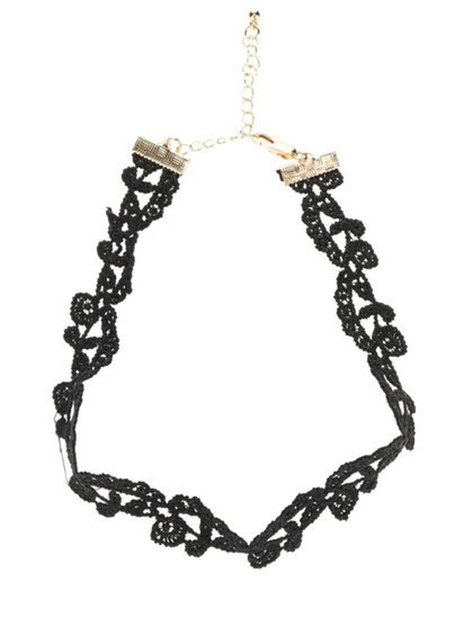 Krajkový choker, Pieces, 369 Kč, www.zoot.cz