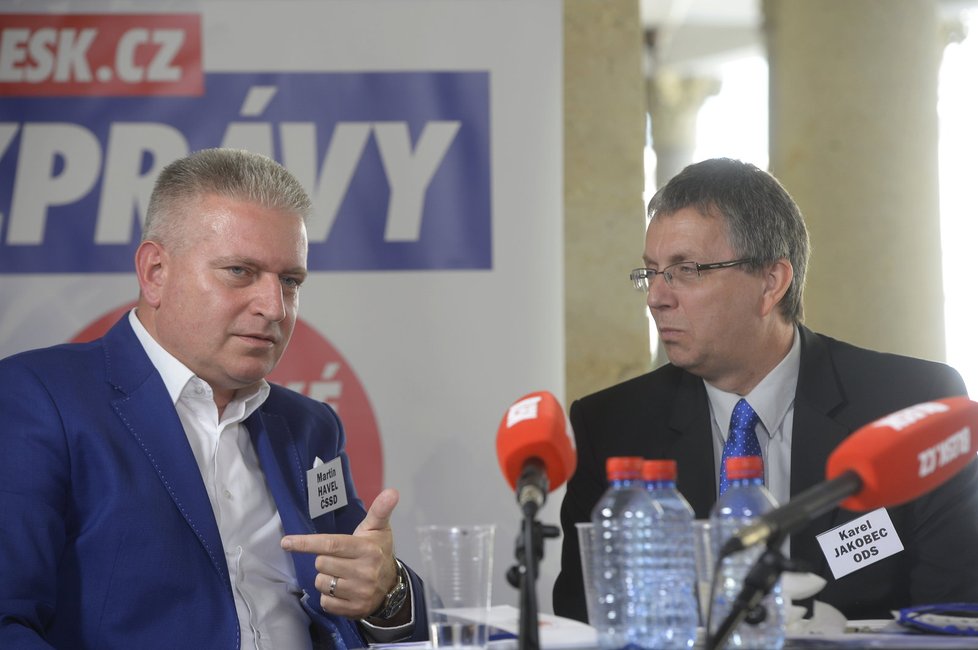 Martin Havel a Karel Jakobec během Bleskové debaty ke krajským volbám 2016