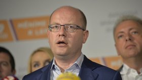 Krajské volby 2016: Bohuslav Sobotka během tiskovky ve štábu ČSSD