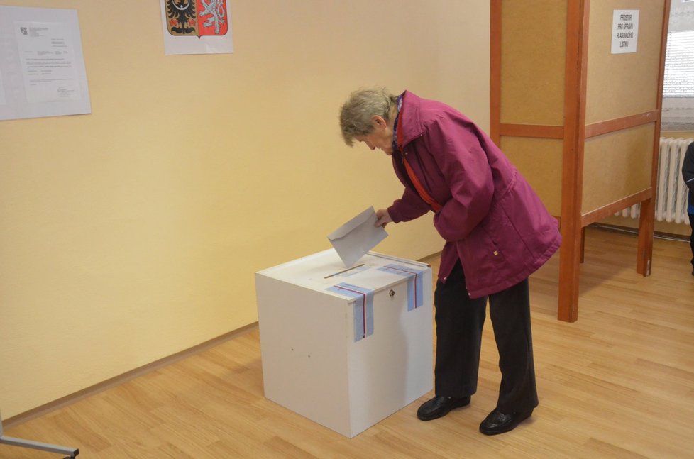 Krajské volby: V Luboměři pod Strážnou (Olomoucký kraj) volili občané poprvé v historii kraje.