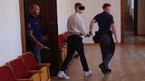 Starosta se strážníky zabránili vraždě: Oživili téměř uškrceného muže!