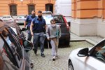 Policejní eskorta takto přiváděla ke Krajskému soudu v Brně Antonína Štauberta (29).