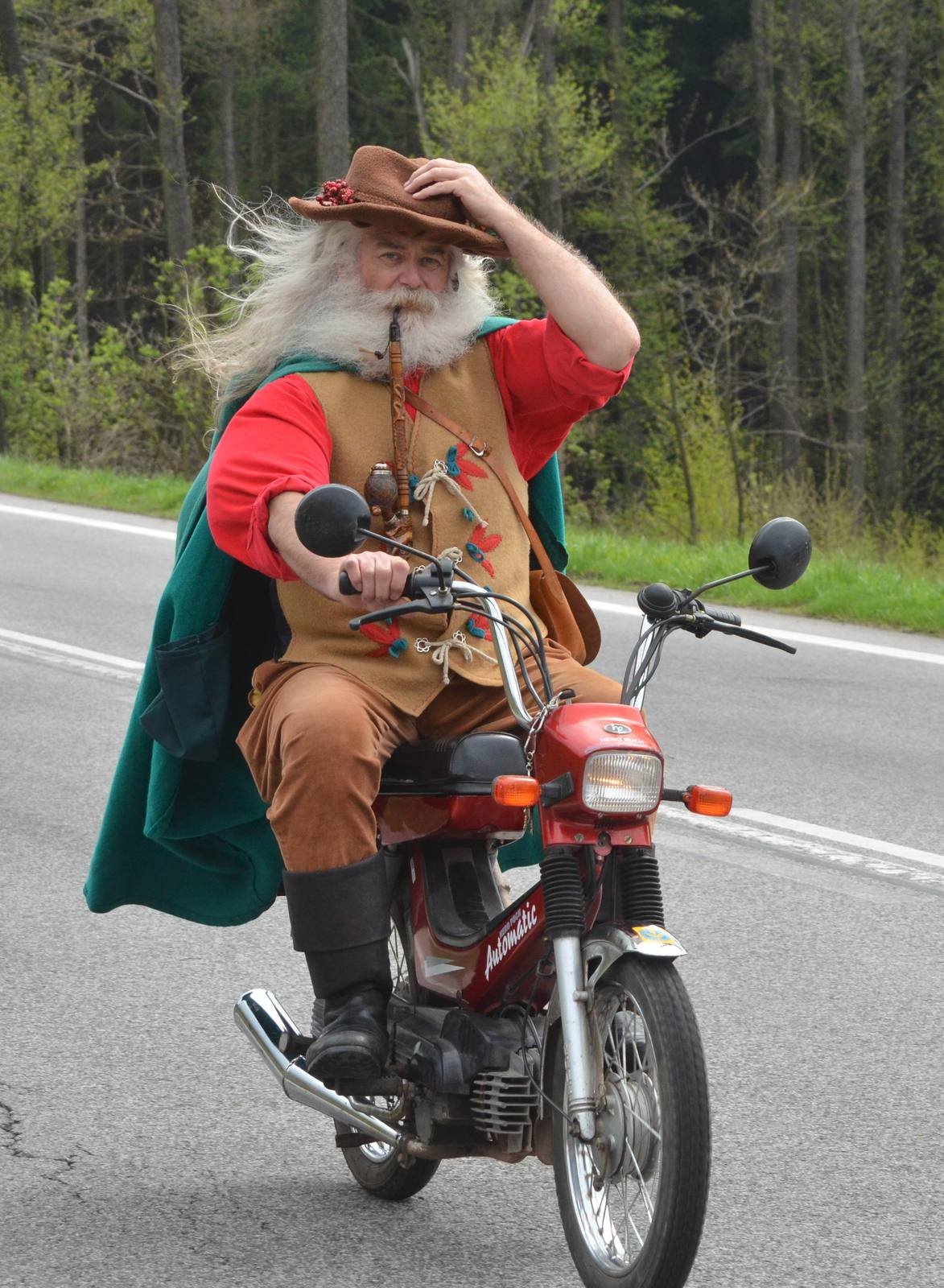 Nechybí ani na tradičním zahájení motorkářské sezony v Krkonoších.