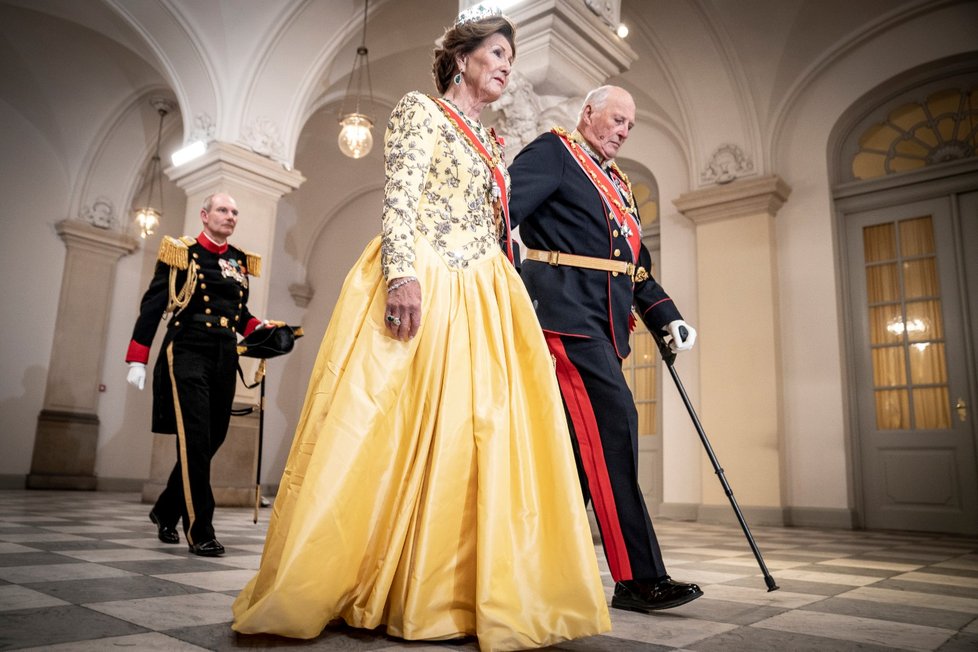 Norský král Harald V. a královna Sonja na oslavách 50. výročí nástupu dánské královny na trůn
