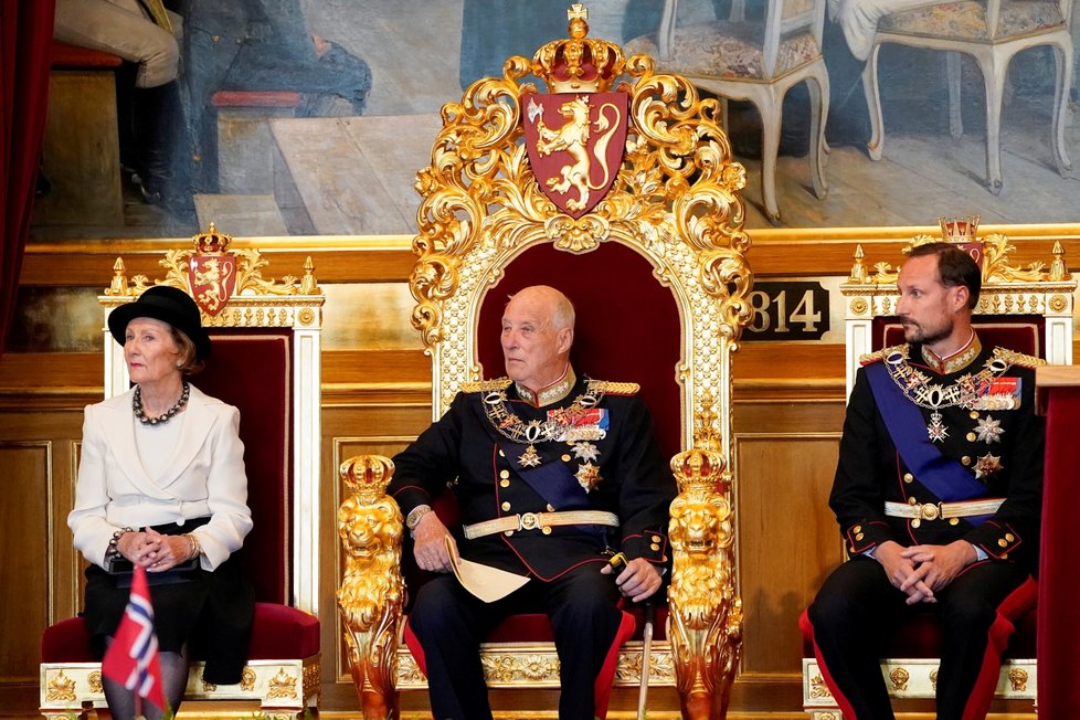 Norský král Harald V. a korunní princ Haakon Magnus