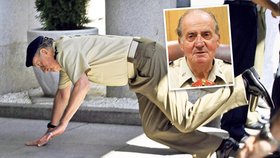 Král Juan Carlos při otočce zakopl a letěl k zemi. Na konferenci pak vystupoval s modřinou na nose