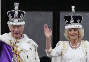 Král Karel III. a královna Camilla v den korunovace