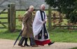 Král Karel III. a královna Camilla u kostela sv. Máří Magdalény v Sandringhamu v neděli 11. února 2024 
