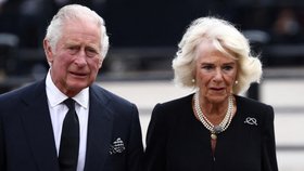 Král Karel III. a královna Camilla.
