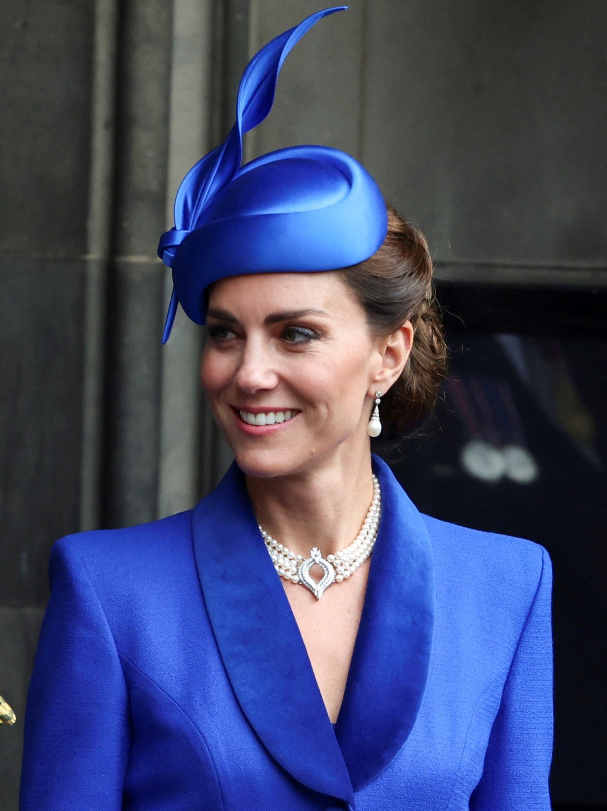 Britský král Karel III. obdržel skotskou korunu: princezna Kate