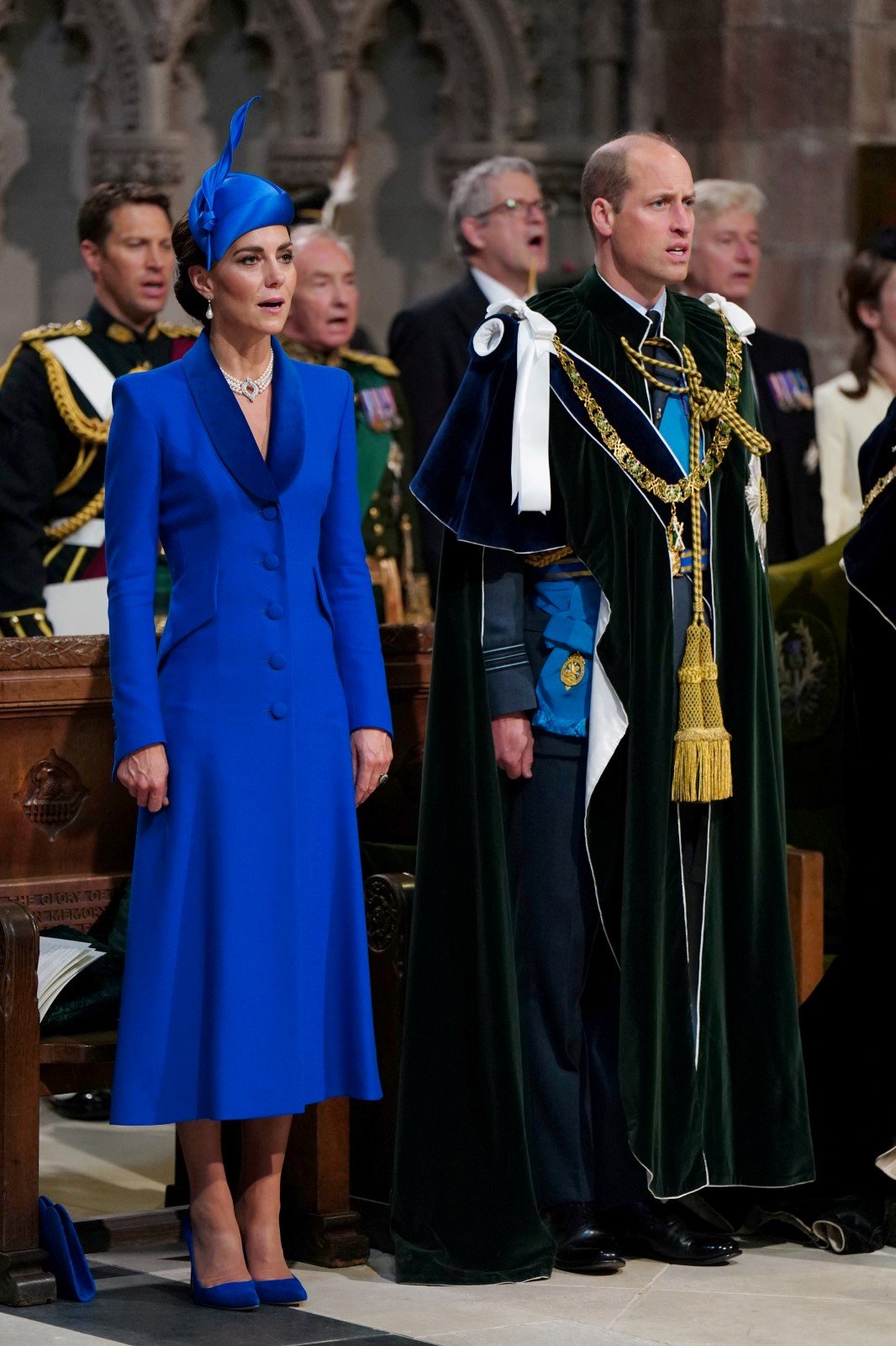 Britský král Karel III. obdržel skotskou korunu: princ William a princezna Kate