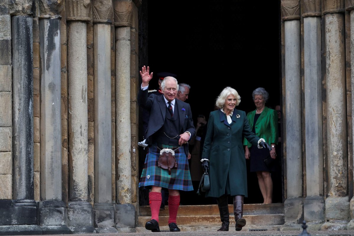 Král Karel III. navštívil veřejnost ve skotském městě Dunfermline