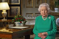 Mimořádný projev královny Alžběty II.: Při slovech o nákaze vzpomínala na válku