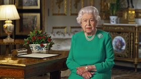 Britská královna Alžběta II. během proslovu směrem k Britům na téma koronaviru. (5. 4. 2020)