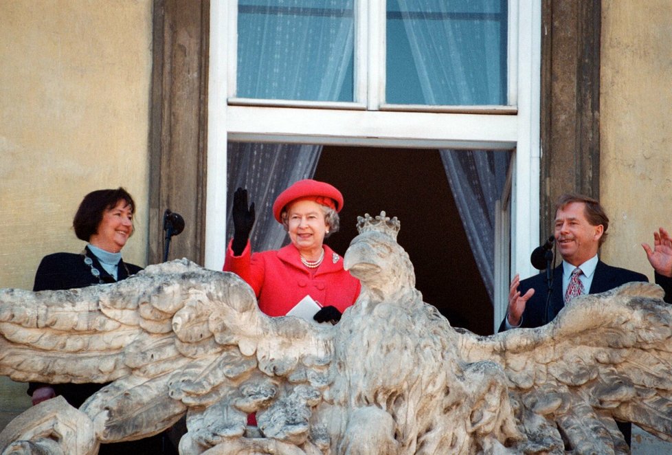 Královna Alžběta II. (†96) navštívila Brno v roce 1996 společně s tehdejším prezidentem Václavem Havlem (†75).