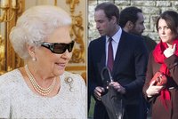Vánoce u královské rodiny: Alžběta nasadila 3D brýle, princ William porušil tradici