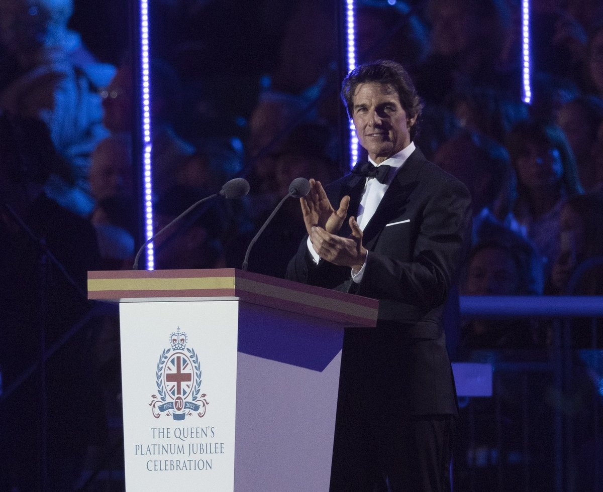 15. května Tom Cruise promluvil na Alžbětině jubileu, ale spolu si nepopovídali.