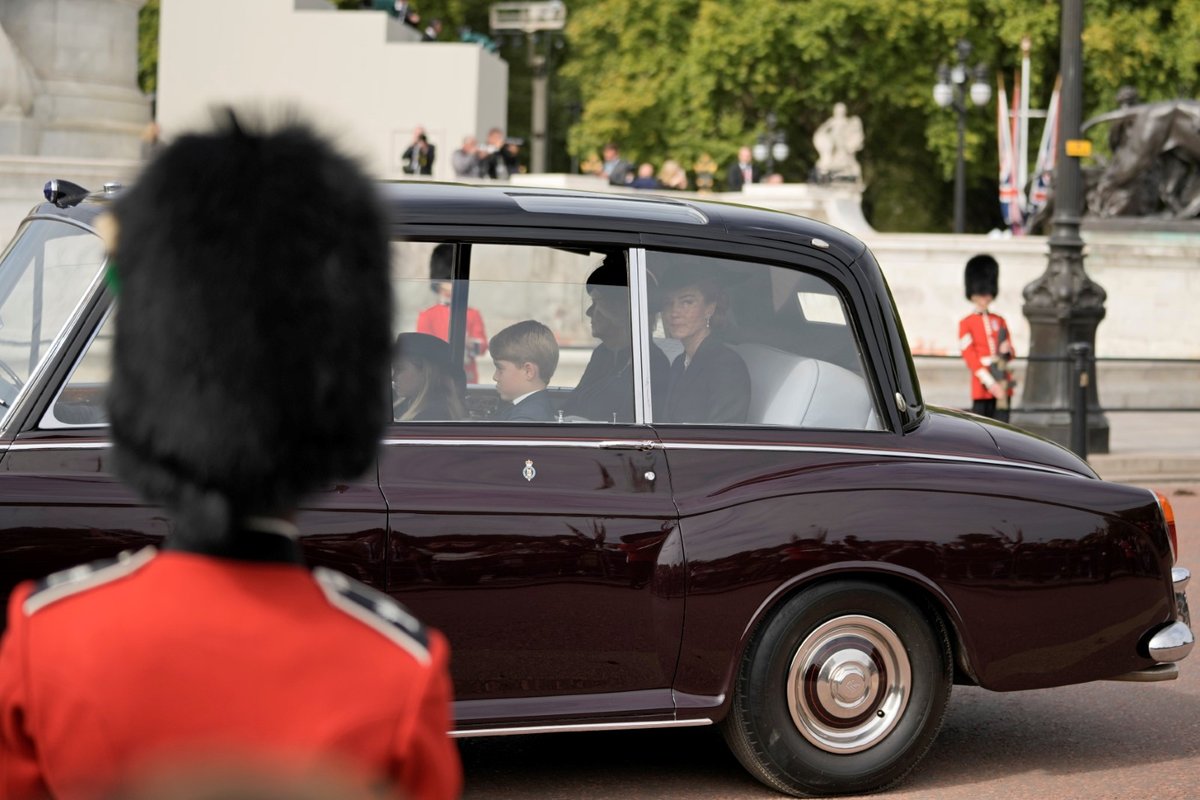 Pohřeb královny Alžběty II. - princ George