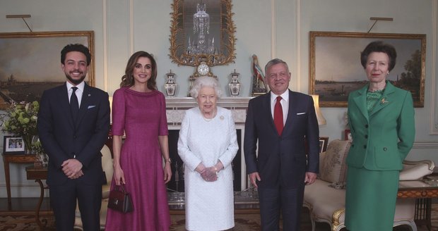 Oficiální fotografie ze schůzky s jordánským královským párem, kterou královský palác sdílel na svém twitteru