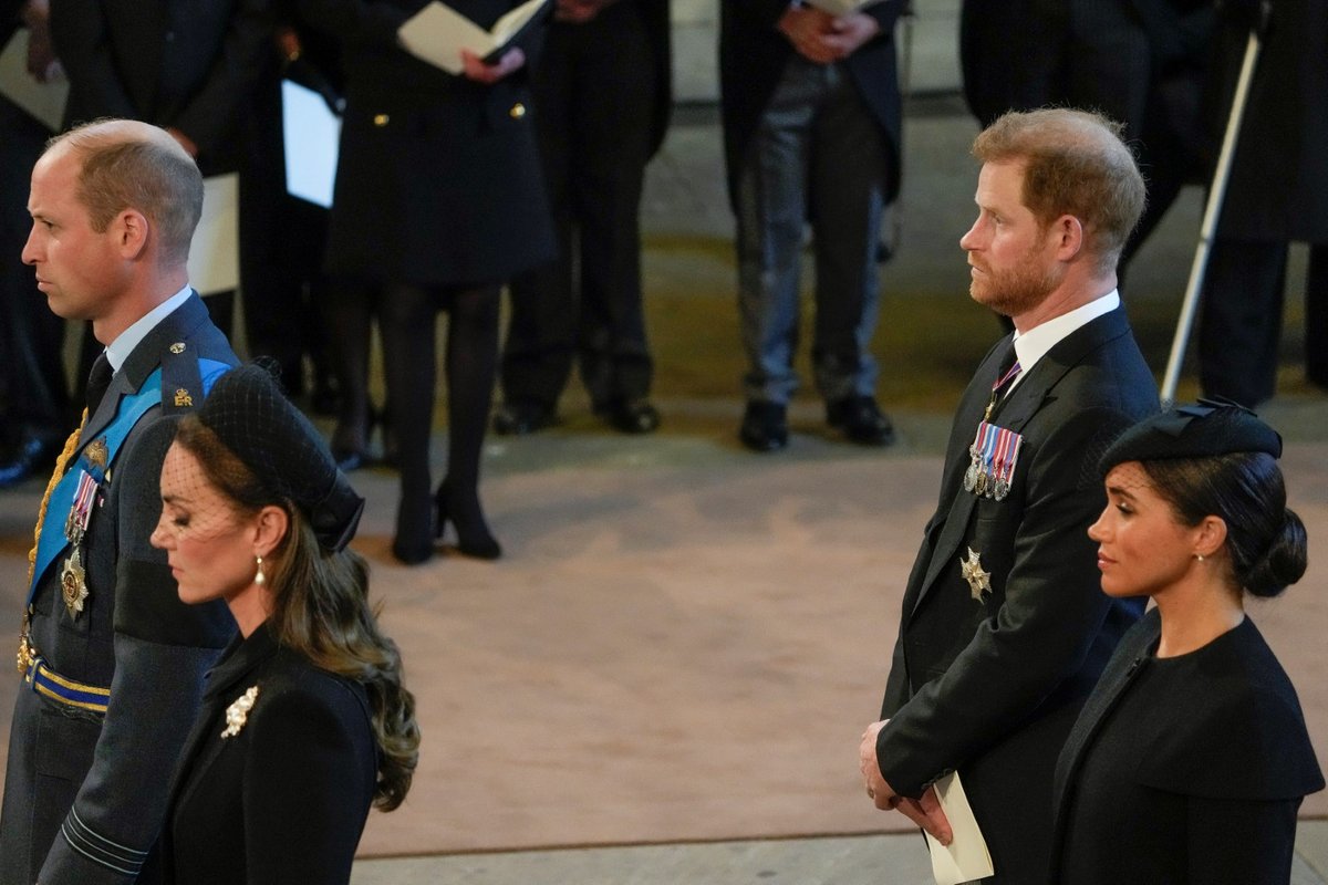 Princ William, vévodkyně Kate, princ Harry a vévodkyně Meghan.