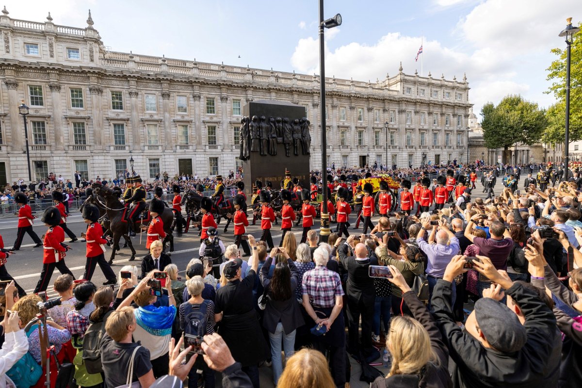 Poslední cesta královny Alžběty II. do Westminsteru