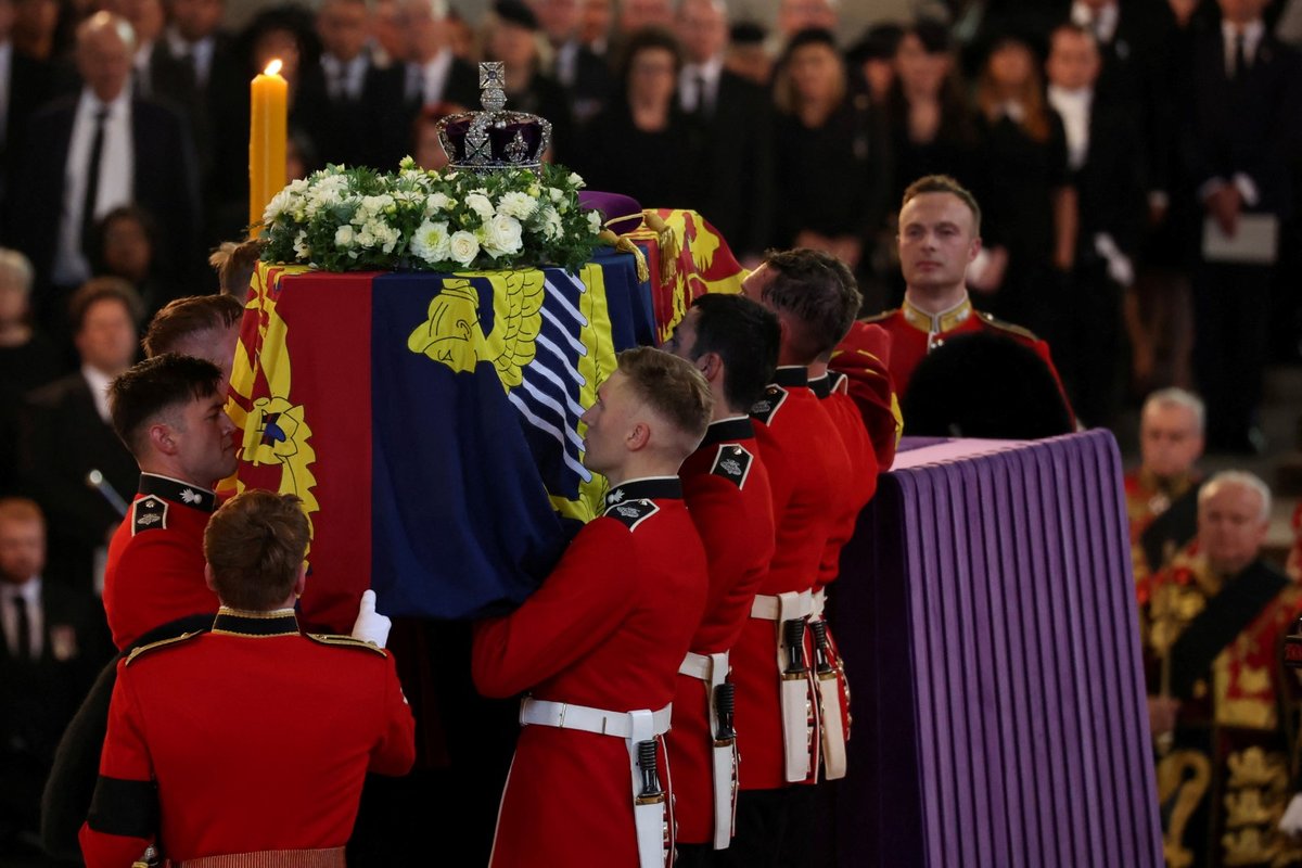 Poslední cesta královny Alžběty II. do Westminsteru