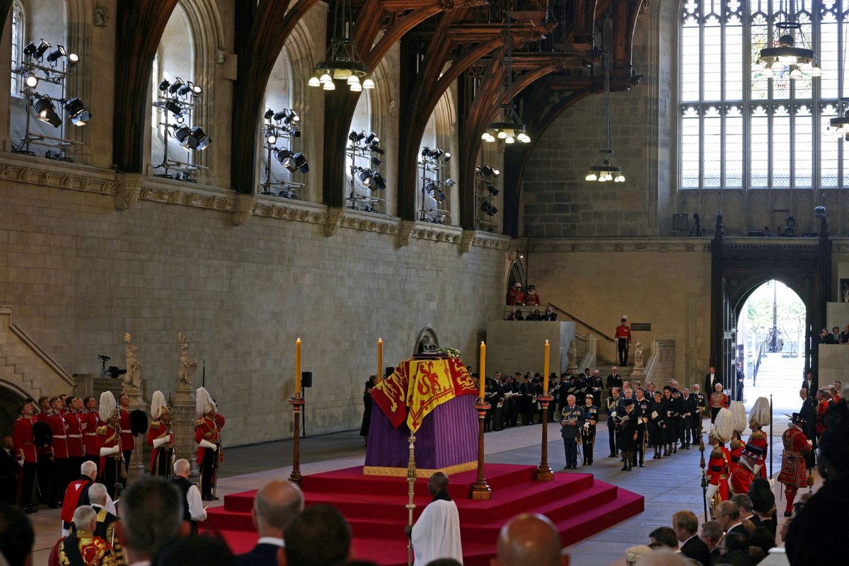 Poslední cesta královny Alžběty II. do Westminsteru