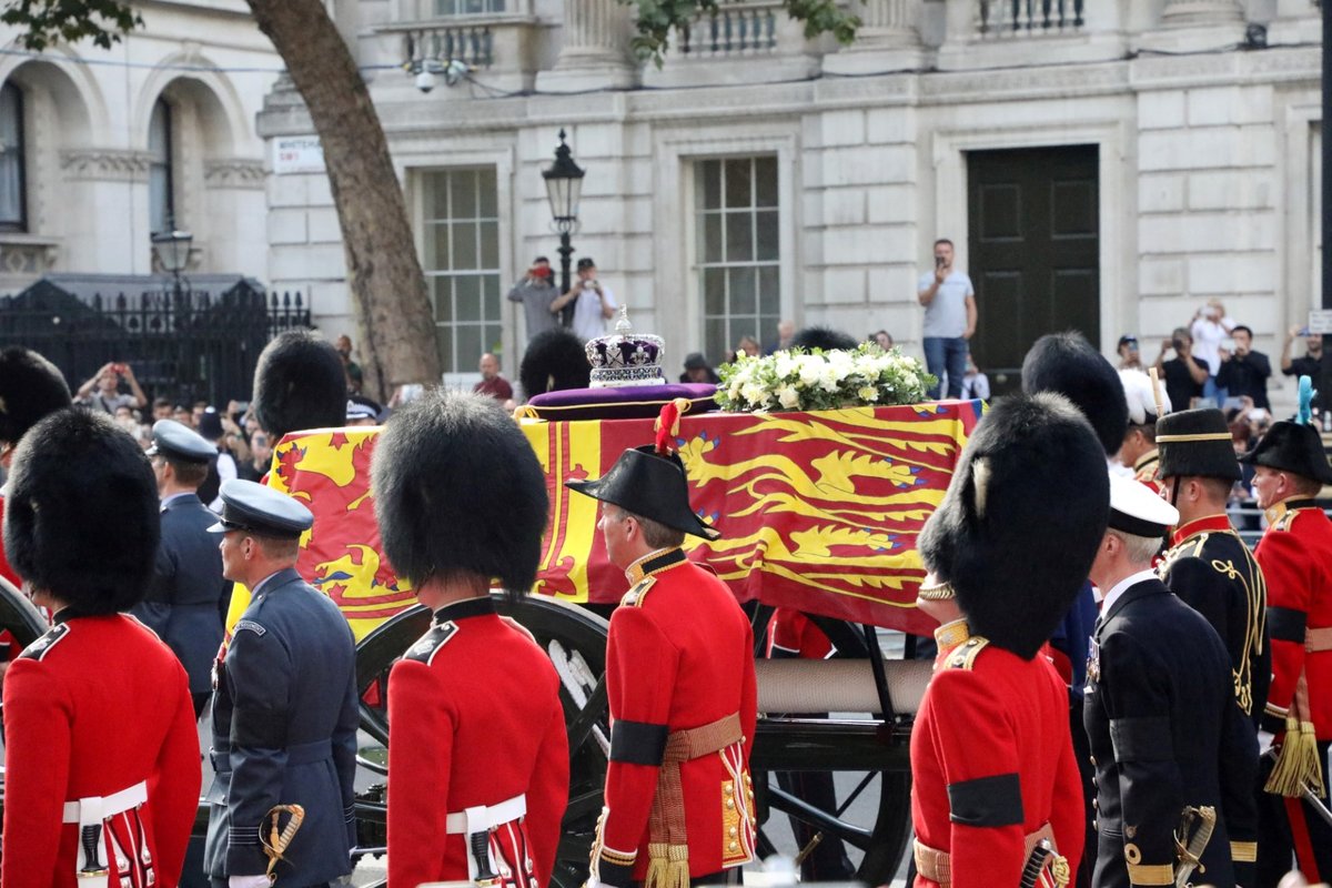 Poslední cesta královny Alžběty II. do Westminsteru