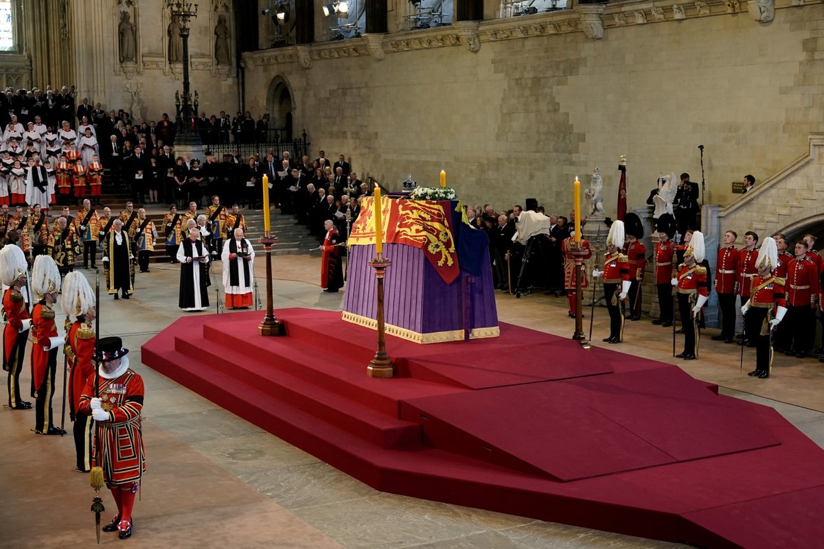 Poslední cesta královny Alžběty II. do Westminsteru