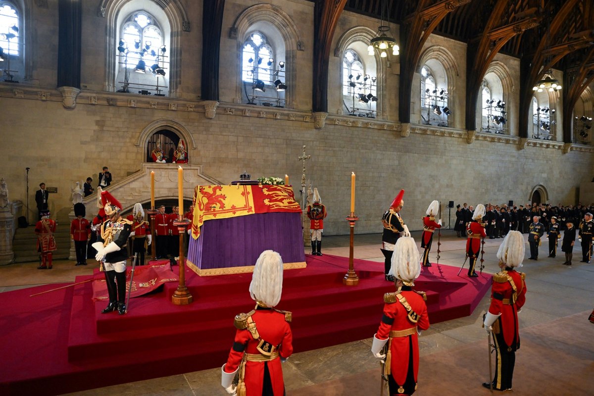 Poslední cesta královny Alžběty II. do Westminsteru