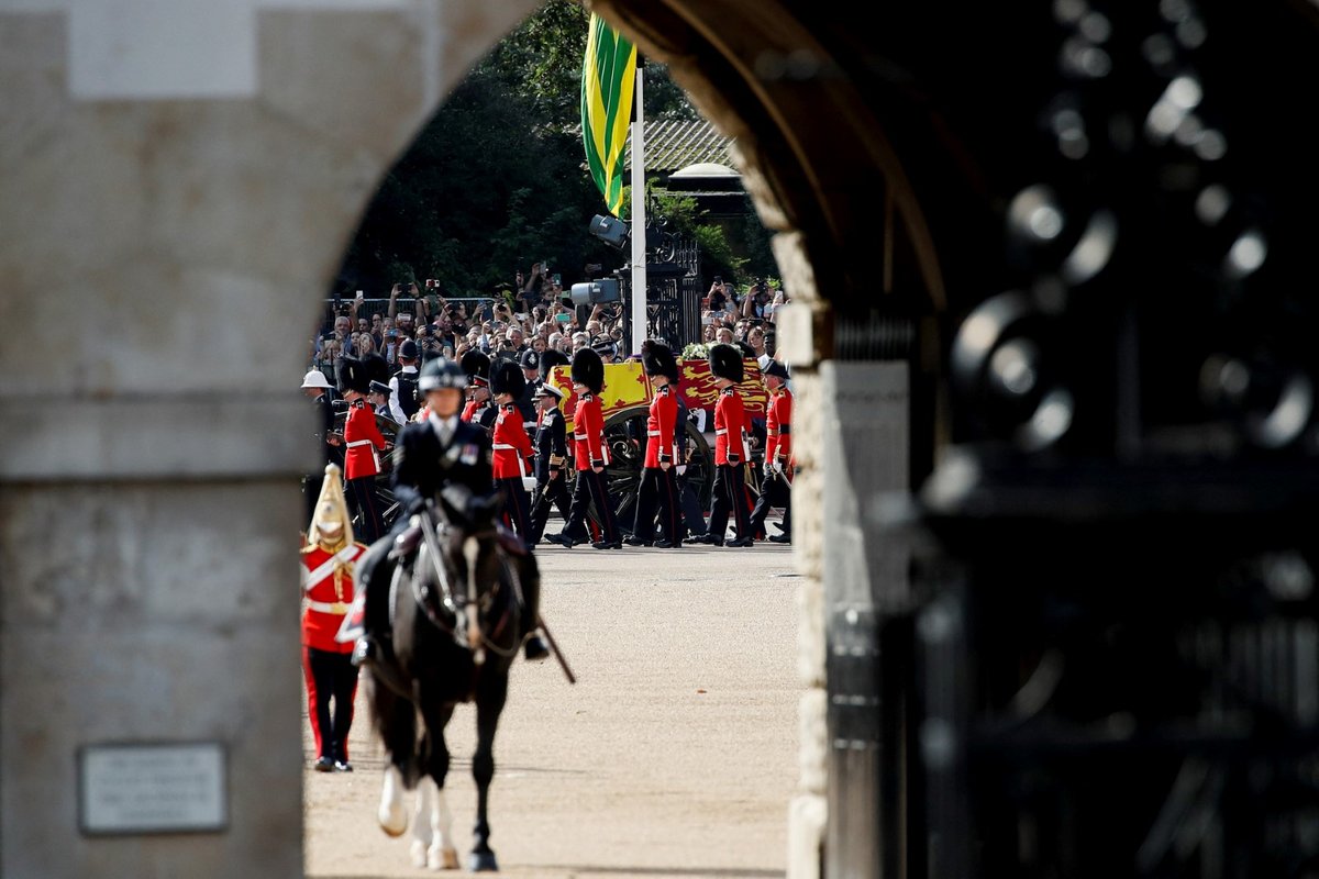 Poslední cesta královny Alžběty II. do Westminsteru