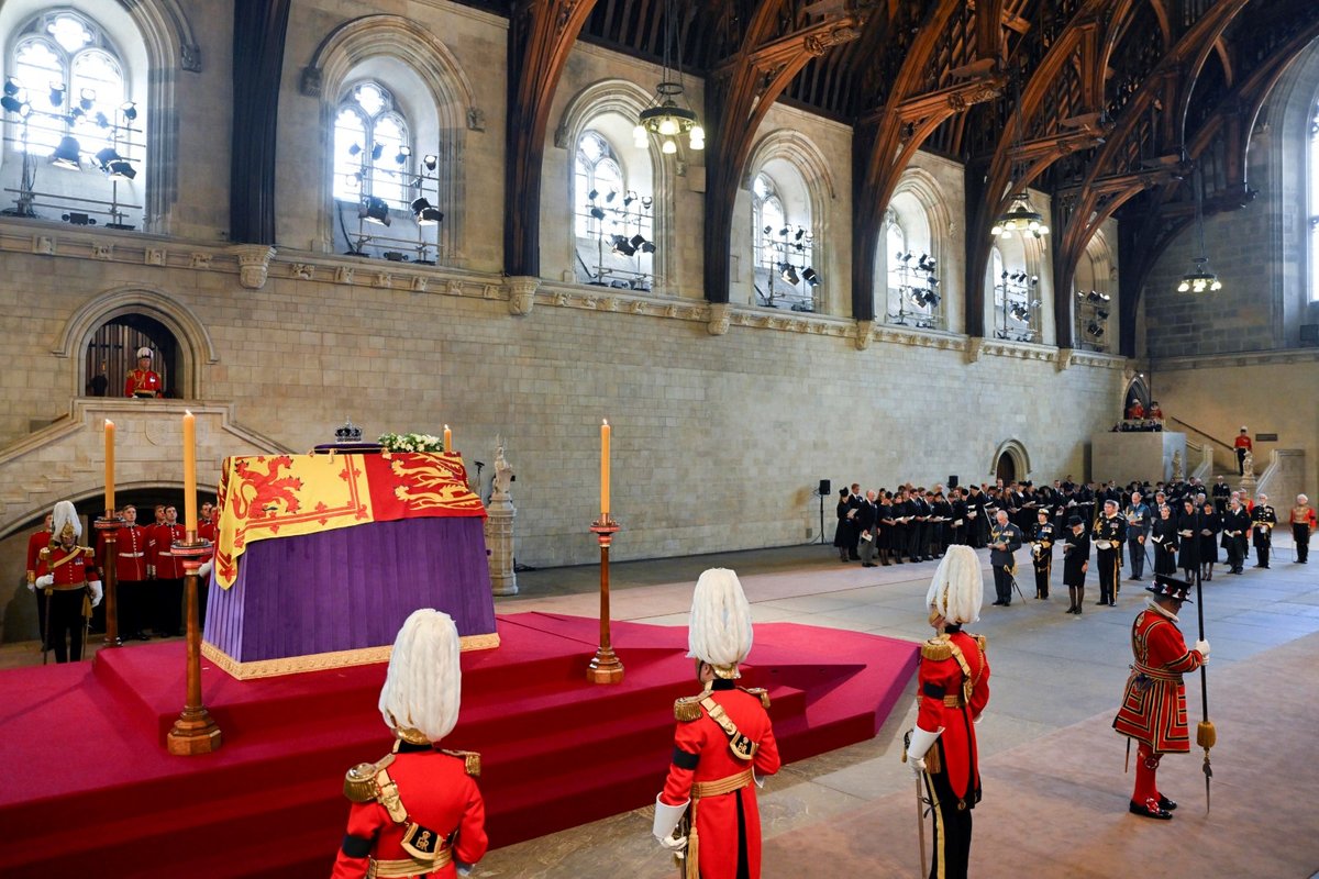 Poslední cesta královny Alžběty II. do Westminsteru