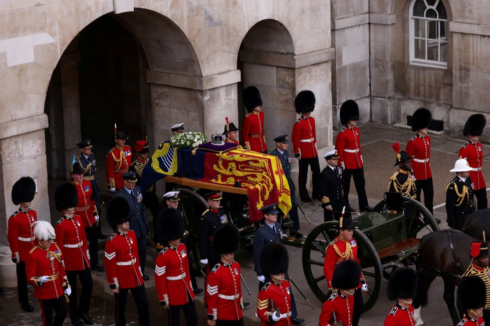 Poslední cesta královny Alžběty II. do Westminsteru