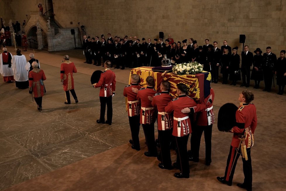 Poslední cesta královny Alžběty II. do Westminsteru