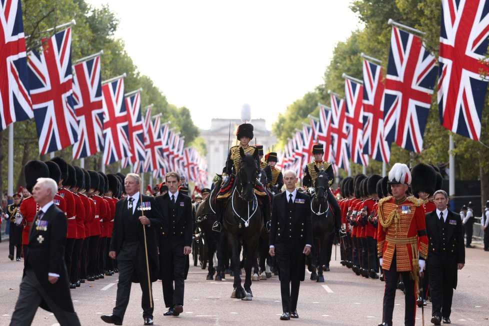 Poslední cesta královny Alžběty II. do Westminsteru