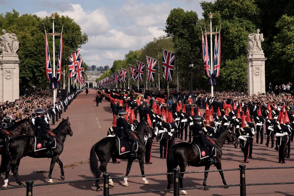 Poslední cesta královny Alžběty II. do Westminsteru