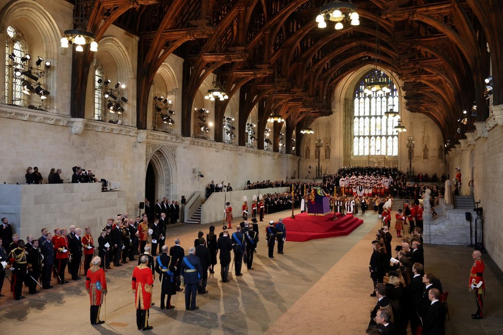 Poslední cesta královny Alžběty II. do Westminsteru