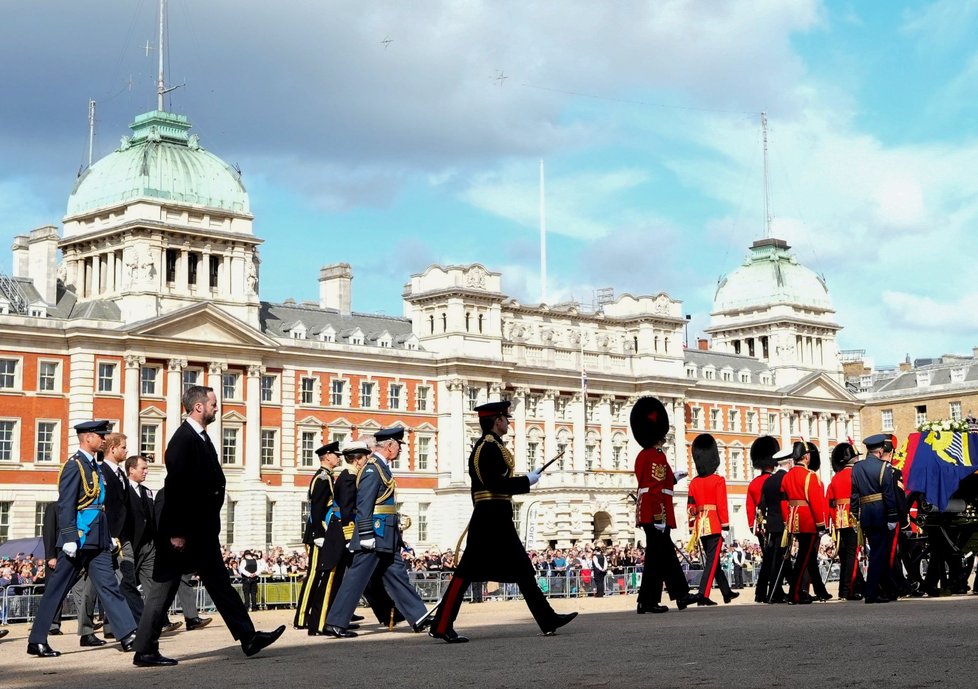 Poslední cesta královny Alžběty II. do Westminsteru