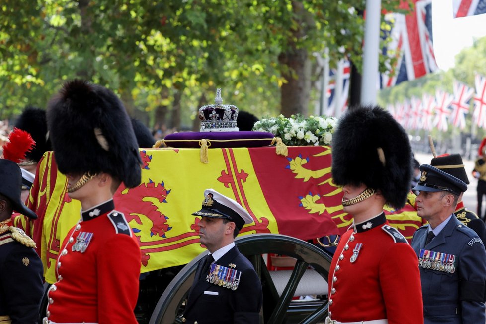 Poslední cesta královny Alžběty II. do Westminsteru