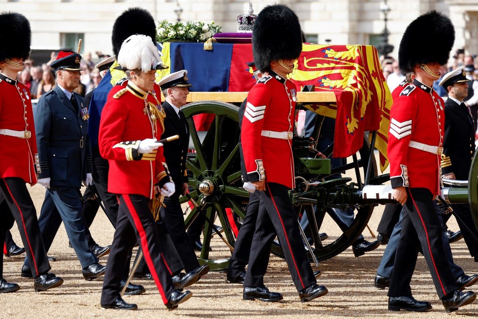 Poslední cesta královny Alžběty II. do Westminsteru