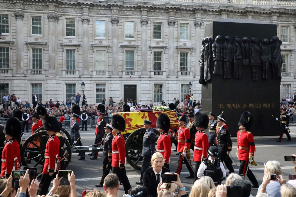 Poslední cesta královny Alžběty II. do Westminsteru