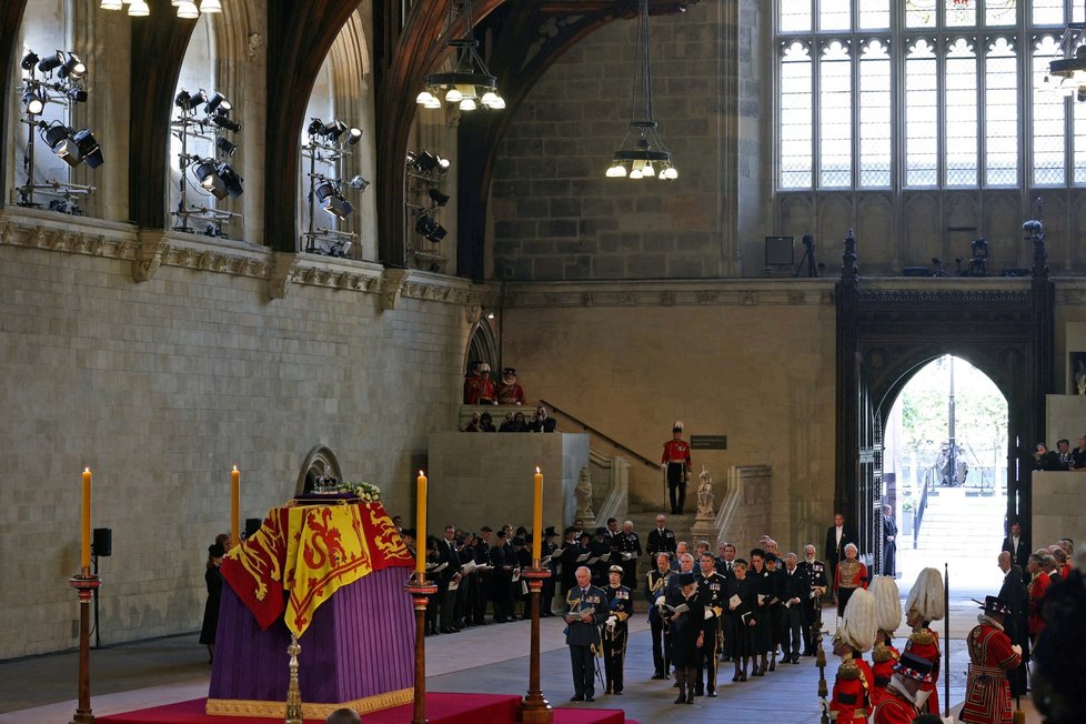 Poslední cesta královny Alžběty II. do Westminsteru