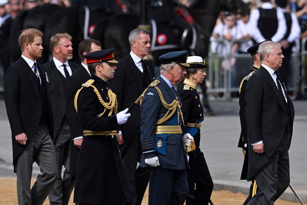 Poslední cesta královny Alžběty II. do Westminsteru