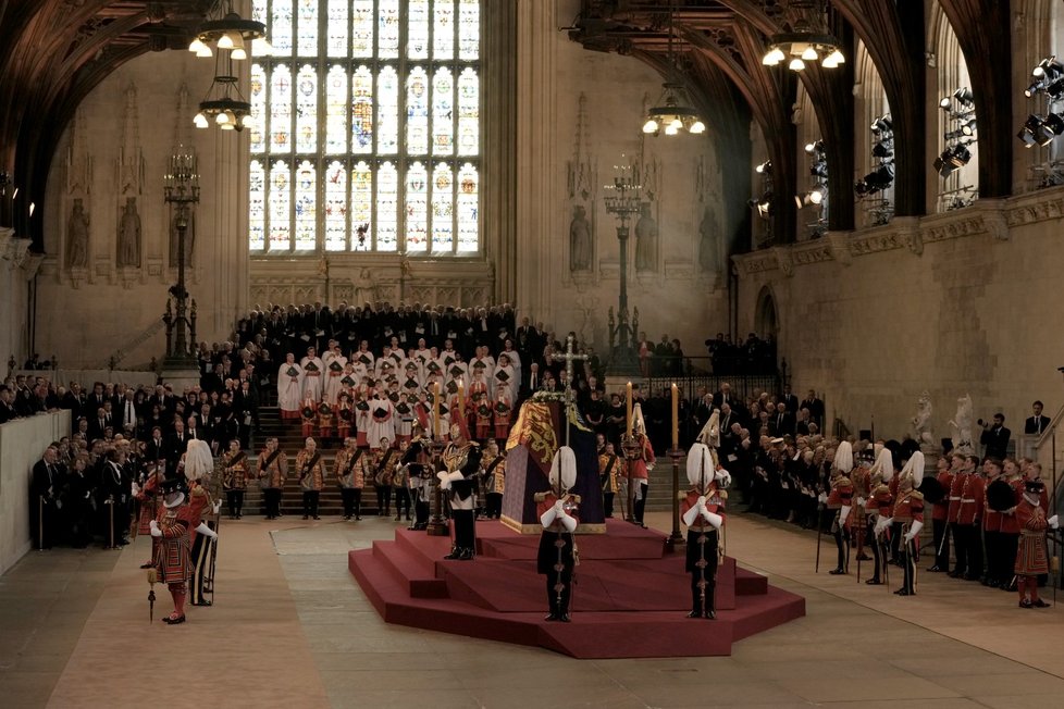 Poslední cesta královny Alžběty II. do Westminsteru